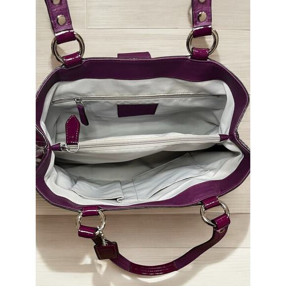 Coach F19711 Soho Buckle Patent Leather Carryall Bag & Buckle Zip Around Wallet - Picture 5 of 15